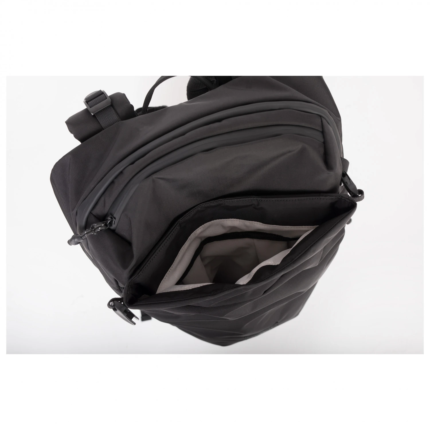 Doughnut Astir 22 - Daypack 11 Doughnut Astir 22 - Daypack - Image 9