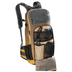 Evoc FR Enduro 16L - Cycling Backpack 14 Evoc FR Enduro 16L - Cycling Backpack -Outwell Store evoc fr enduro 16l cycling backpack detail 3