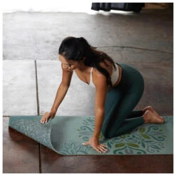 Gaiam 6 Mm Premium Reversible Yoga Mat - Yoga Mat -Outwell Store gaiam 6 mm premium reversible yoga mat yoga mat detail 6