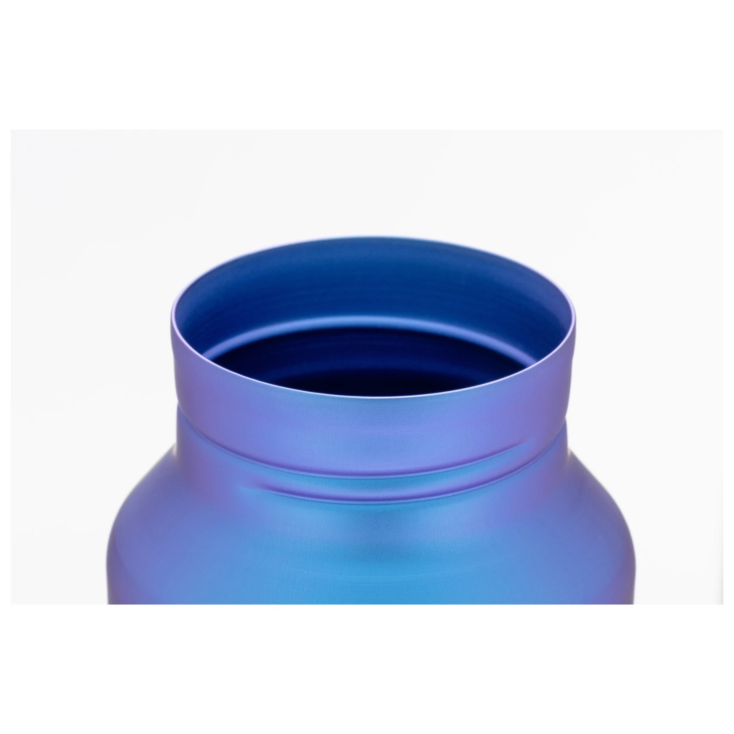 Snow Peak Titanium Aurora Bottle - Water Bottle 4 Snow Peak Titanium Aurora Bottle - Water Bottle - Image 2